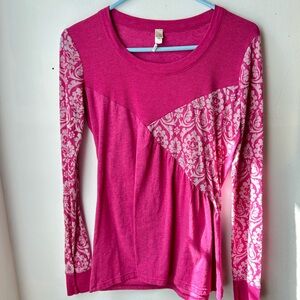 BKE Western Casual Flowy Pink Paisley Print Long sleeve Top